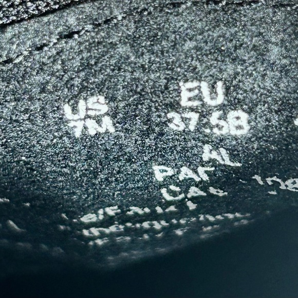 DKNY Black zippered Faux Fur comfy Winter ankle booties women’s size 7M - Picture 6 of 11